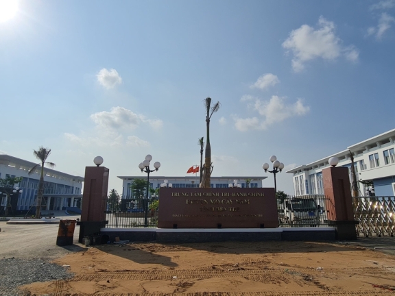 TRUNG TÂM CHÍNH TRỊ - HÀNH CHÍNH HUYỆN MỎ CÀY TRUNG TÂM CHÍNH TRỊ - HÀNH CHÍNH HUYỆN MỎ CÀY
